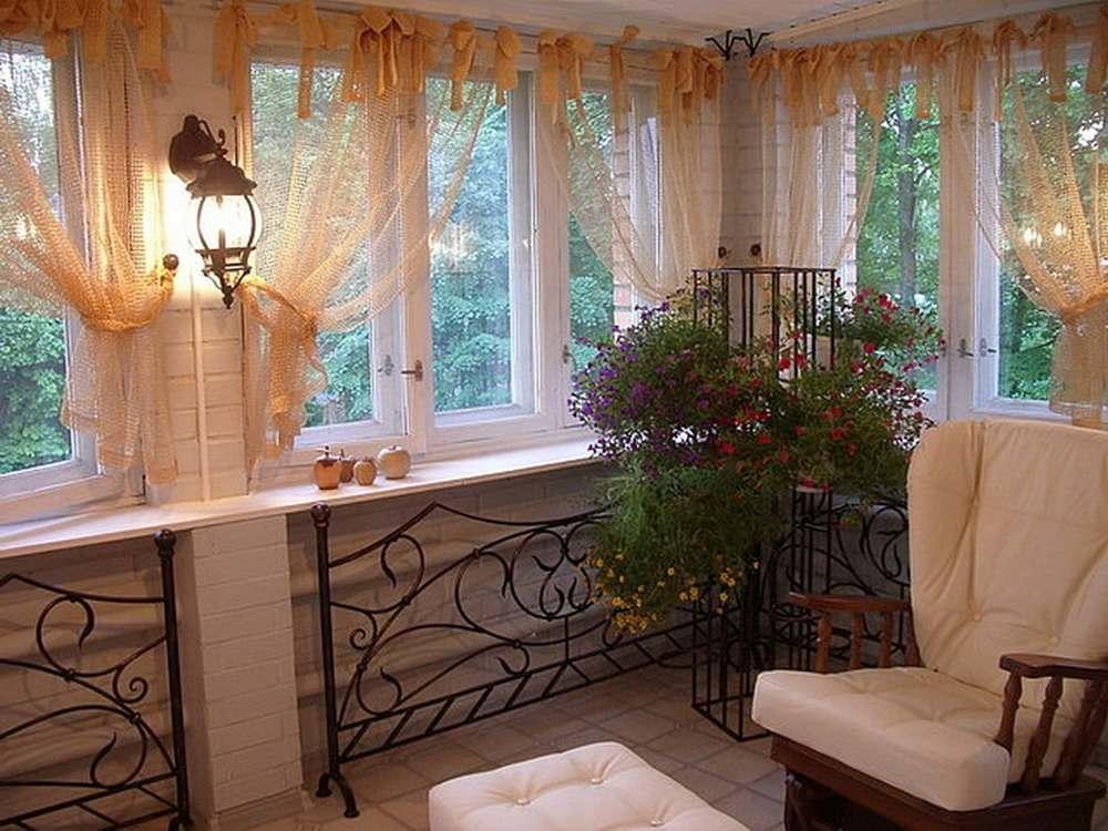 Римские шторы на балкон и лоджию — функциональность должна быть элегантной (16 фото)